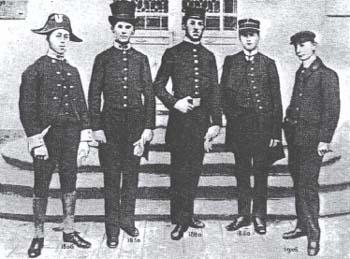 The uniforms of Louis-le-Grand 
at the time of Evariste Galois